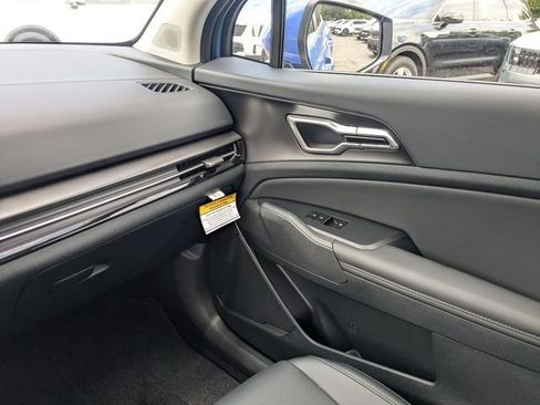New 2026 Kia Sportage EX w/ EX Panorama Roof Package FWD image 19