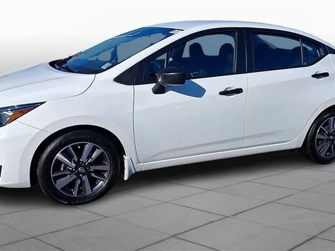 Used 2024 Nissan Versa S w/ S Plus Package image 4