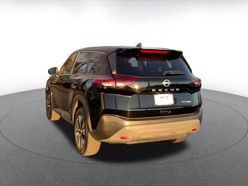 Used 2023 Nissan Rogue SV image 11