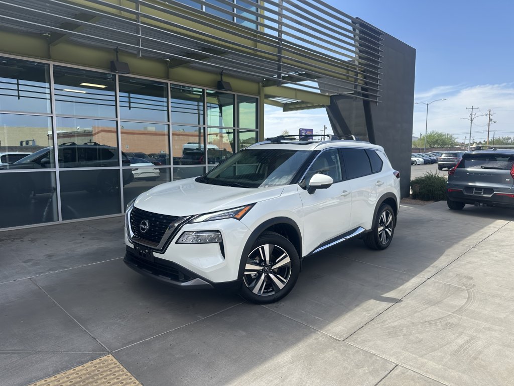 Used 2023 Nissan Rogue SL FWD image 1