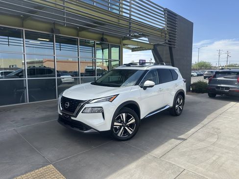 Used 2023 Nissan Rogue SL image 1