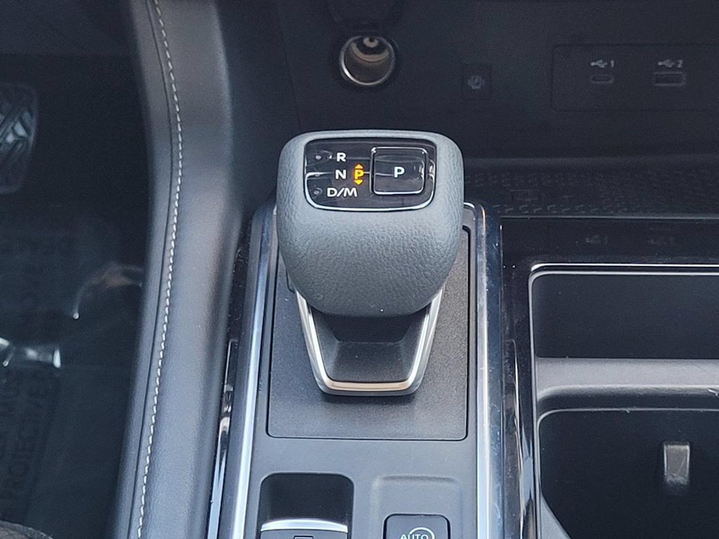 Used 2023 Nissan Pathfinder SL w/ Lighting Package (N92) FWD image 21
