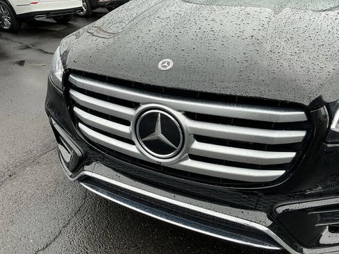 Used 2025 Mercedes-Benz GLS 580 4MATIC image 4