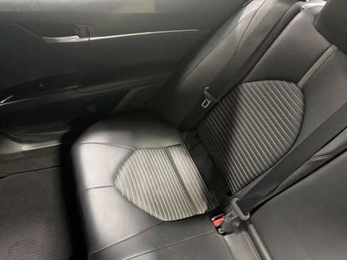 Used 2018 Toyota Camry SE image 15