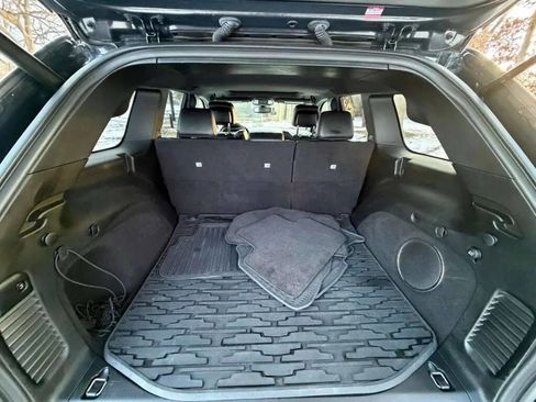 Used 2018 Jeep Grand Cherokee Altitude image 18