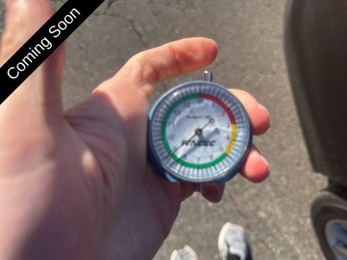 Used 2017 Ford Fusion SE w/ Fusion SE Technology Package image 40