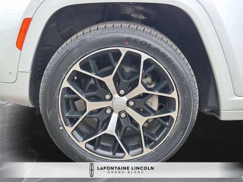 Used 2022 Jeep Grand Cherokee Summit AWD/4WD image 34