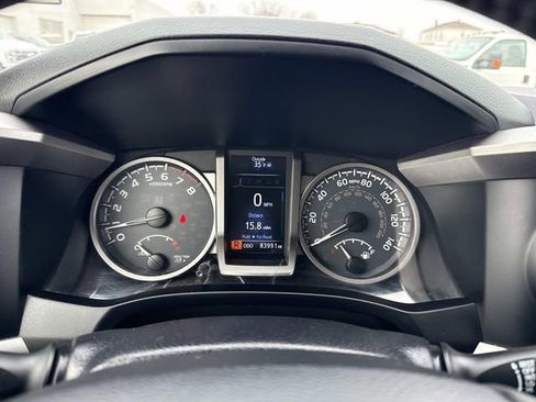 Used 2018 Toyota Tacoma SR5 image 38