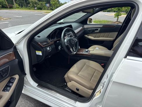 Used 2013 Mercedes-Benz E 350 Sedan image 4