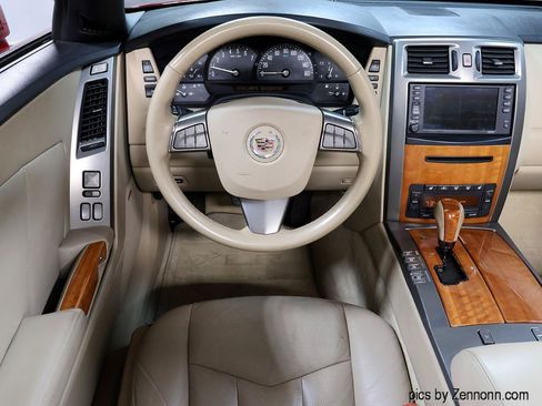 Used 2008 Cadillac XLR RWD image 16
