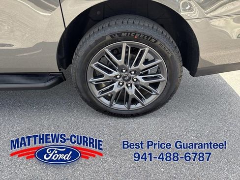 New 2026 Ford Expedition Max Platinum w/ Stealth Appearance Package AWD/4WD image 17