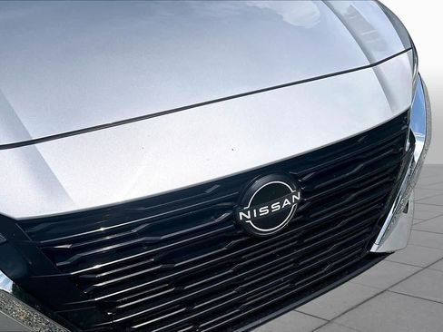 Used 2024 Nissan Altima 2.5 SV FWD image 30