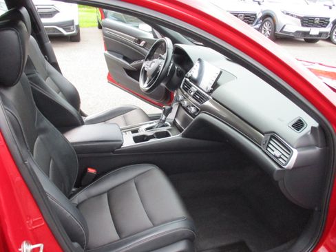 Certified 2018 Honda Accord Sport image 14