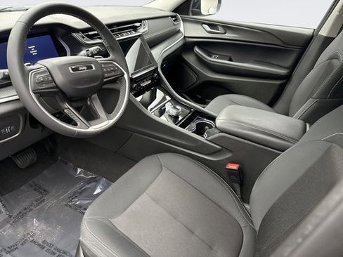 Used 2023 Jeep Grand Cherokee L Laredo image 10