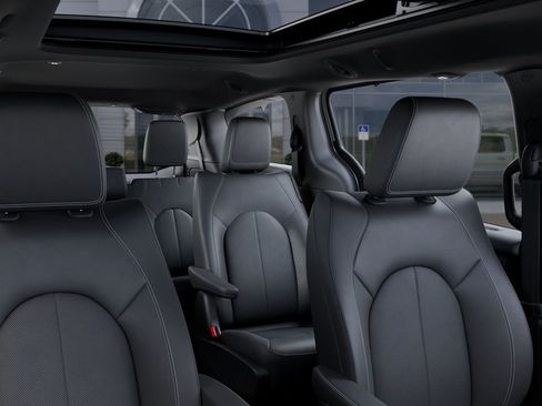 New 2026 Chrysler Pacifica Select FWD image 28