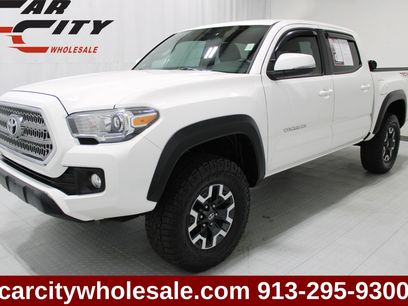 Used 2017 Toyota Tacoma TRD Off-Road w/ Tow Package (A/T)