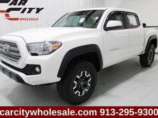 Used 2017 Toyota Tacoma TRD Off-Road w/ Tow Package (A/T) AWD/4WD video 1