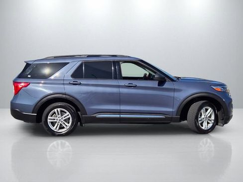 Used 2021 Ford Explorer XLT w/ Equipment Group 202A image 3