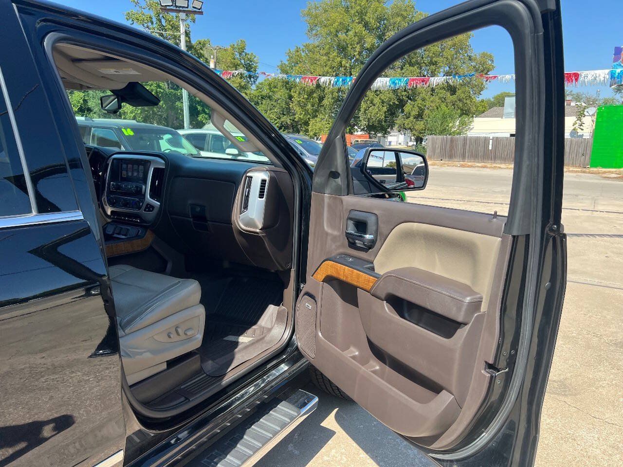 Used 2018 GMC Sierra 1500 SLT AWD/4WD image 16