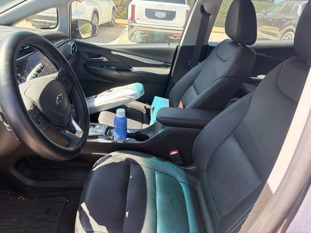 Used 2023 Chevrolet Bolt LT w/ Infotainment Package FWD image 8
