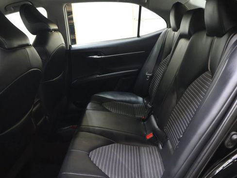 Used 2022 Toyota Camry SE image 15