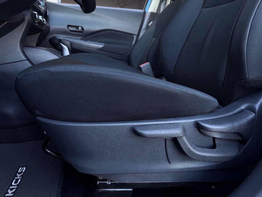Used 2025 Nissan Kicks Play S FWD image 10