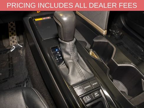Used 2025 Toyota Camry SE FWD image 15