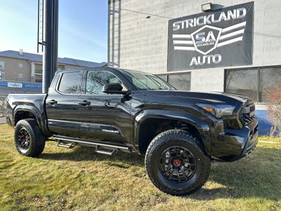 Used 2025 Toyota Tacoma SR5