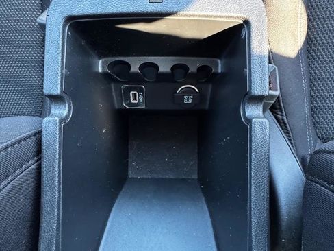 Used 2020 Jeep Cherokee Latitude image 23