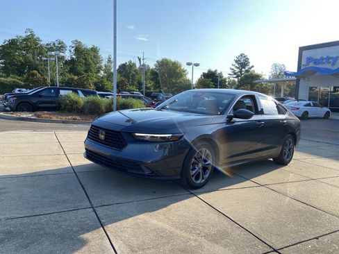 Used 2023 Honda Accord EX image 4