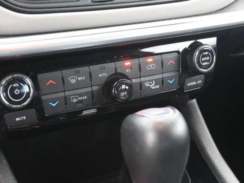 Used 2025 Jeep Compass Limited AWD/4WD image 24