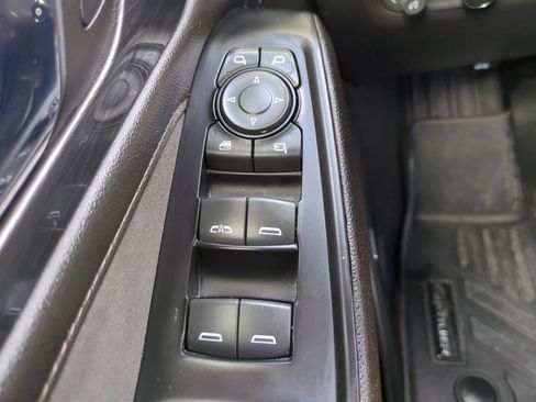 Used 2023 Chevrolet Traverse High Country FWD image 25