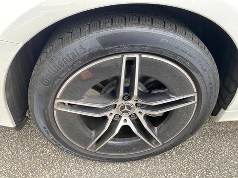 Used 2025 Mercedes-Benz E 350 4MATIC Sedan image 11