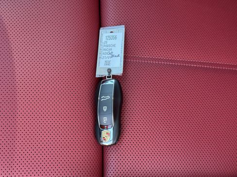 New 2025 Porsche Macan image 39