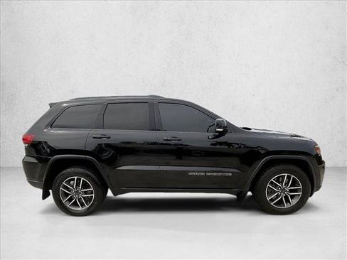 Used 2021 Jeep Grand Cherokee Limited w/ Premium Lighting Group AWD/4WD image 3