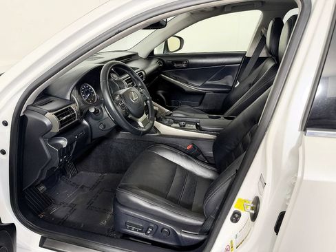 Used 2014 Lexus IS 250 w/ Luxury Package w/Gray Wood RWD image 31