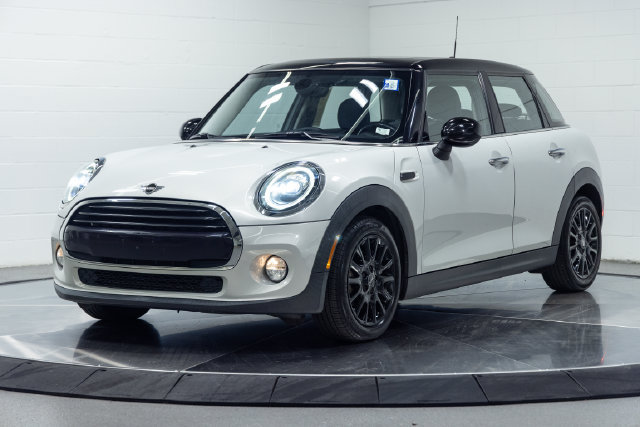 Used 2019 MINI Cooper 4-Door Hardtop w/ Storage Package FWD image 6