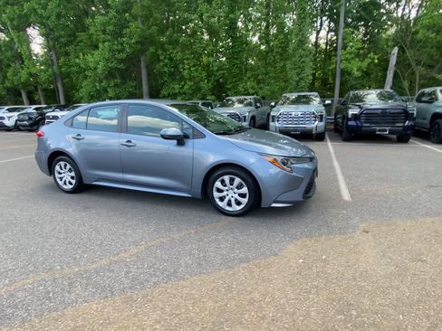 Used 2024 Toyota Corolla LE FWD image 6