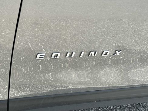 Used 2018 Chevrolet Equinox LT FWD image 11