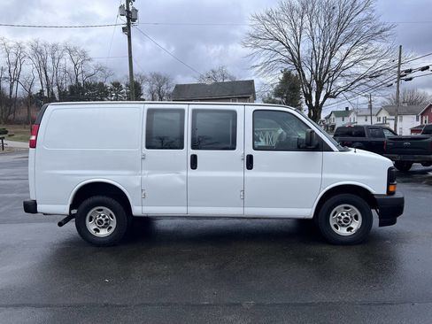 Used 2017 GMC Savana 2500 w/ Door Trim Panel Package image 4