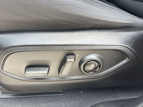Used 2023 Jeep Grand Cherokee Laredo RWD image 19