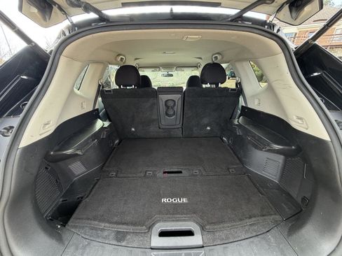 Used 2018 Nissan Rogue SV AWD/4WD image 14