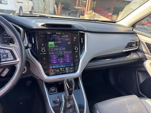 Certified 2022 Subaru Outback Limited image 11