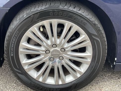 Used 2014 Chrysler 300 C AWD/4WD image 39