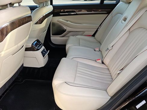 Used 2018 Genesis G90 3.3T Premium image 20