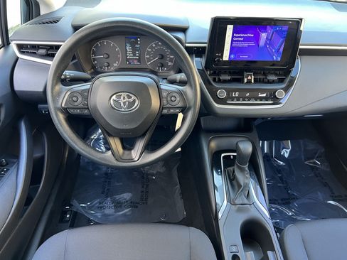 Used 2025 Toyota Corolla LE FWD image 31