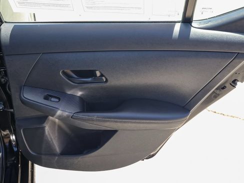 Used 2024 Nissan Sentra SV FWD image 18