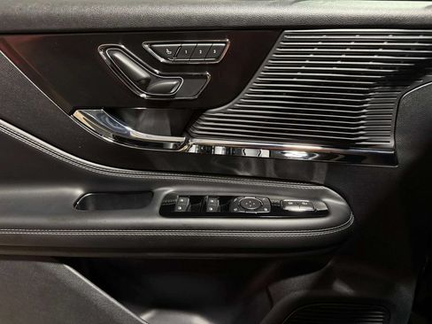 Certified 2022 Lincoln Corsair AWD w/ Premium Package image 9