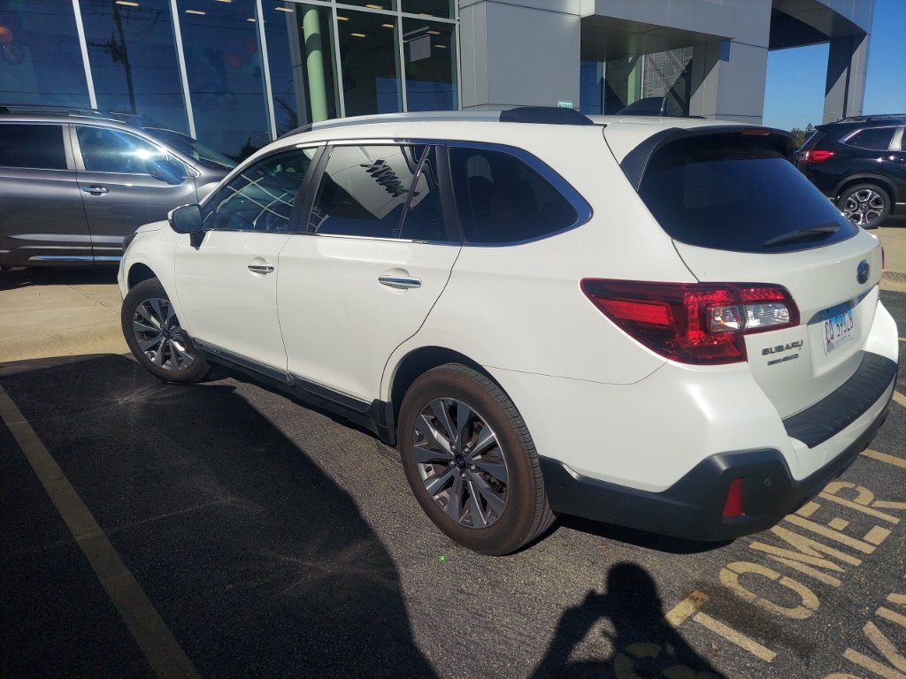 Used 2019 Subaru Outback 2.5i Touring w/ Popular Package #3A AWD/4WD image 11