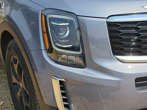 Certified 2022 Kia Telluride EX w/ Towing Package FWD image 4
